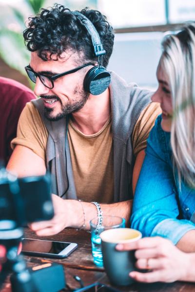 Generazione Z: ambiziosi e grandi lavoratori Generazione Z: ambiziosi e grandi lavoratori